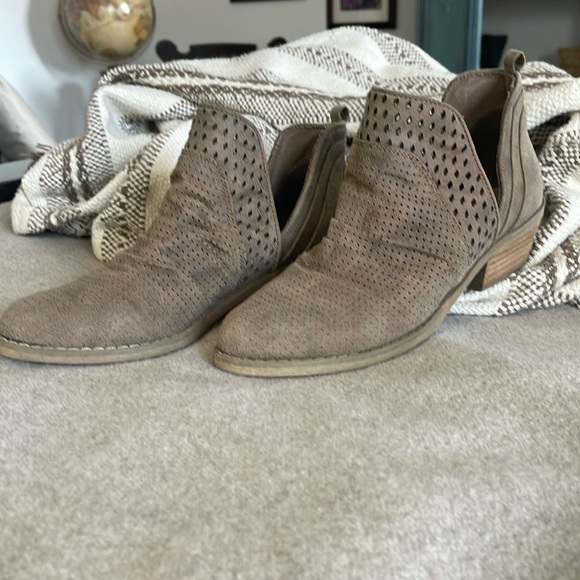 Report booties 7M - Picture 1 of 5